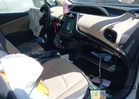 2016 Toyota Prius Two z USA, uszkodzony, nr VIN JTDKBRFU7G3010986